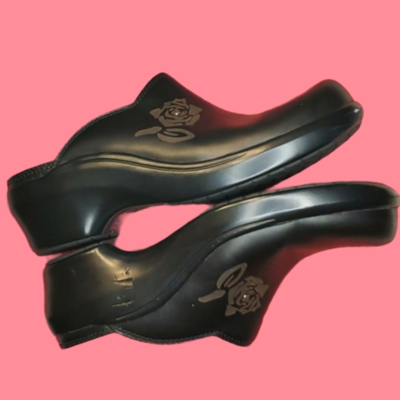 Ariat Shoes - Ariat Women's Black Leather Rose Slip-on mules